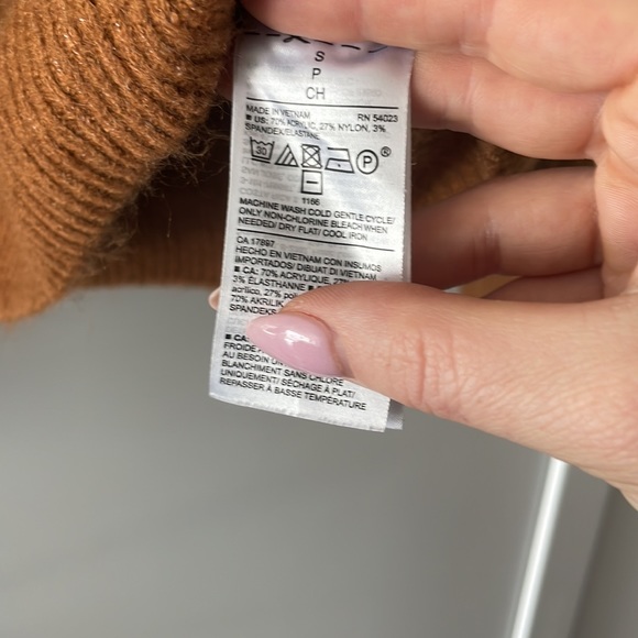 Leopard fuzzy Sweater! - Picture 8 of 8